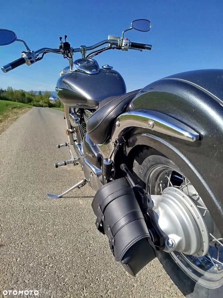 Suzuki VL 800 Volusia - Boulevard C50 - 4