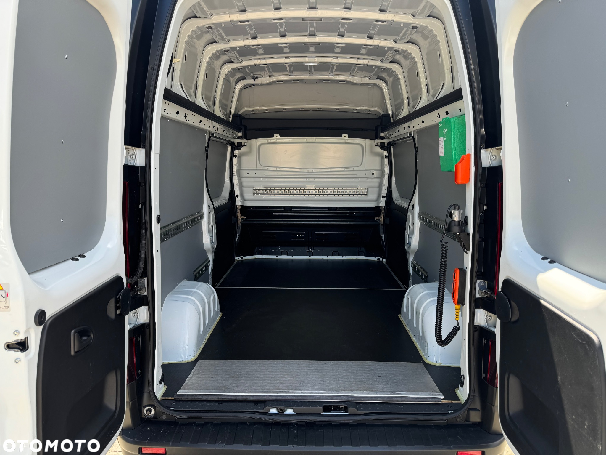 Renault Trafic - 13