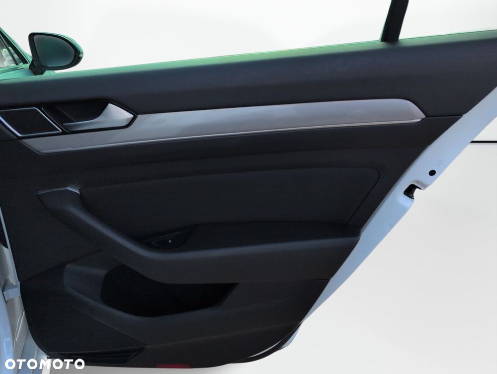 Volkswagen Passat Variant 2.0 TSI Business DSG - 14