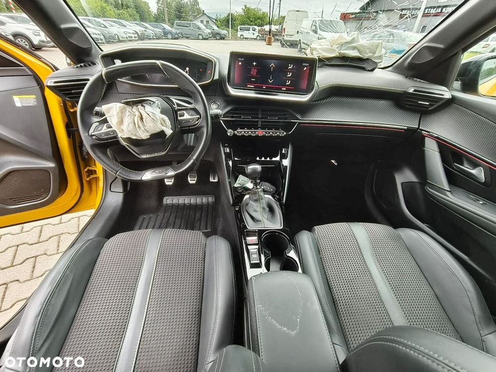 Peugeot 208 - 11