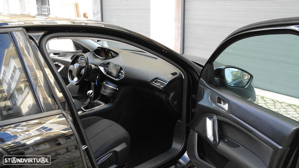 Peugeot 308 1.2 PureTech Active - 33