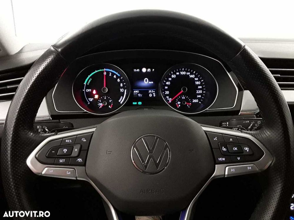 Volkswagen Passat - 10