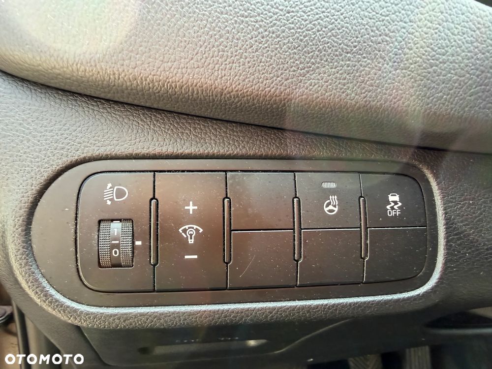 Kia Carens - 19