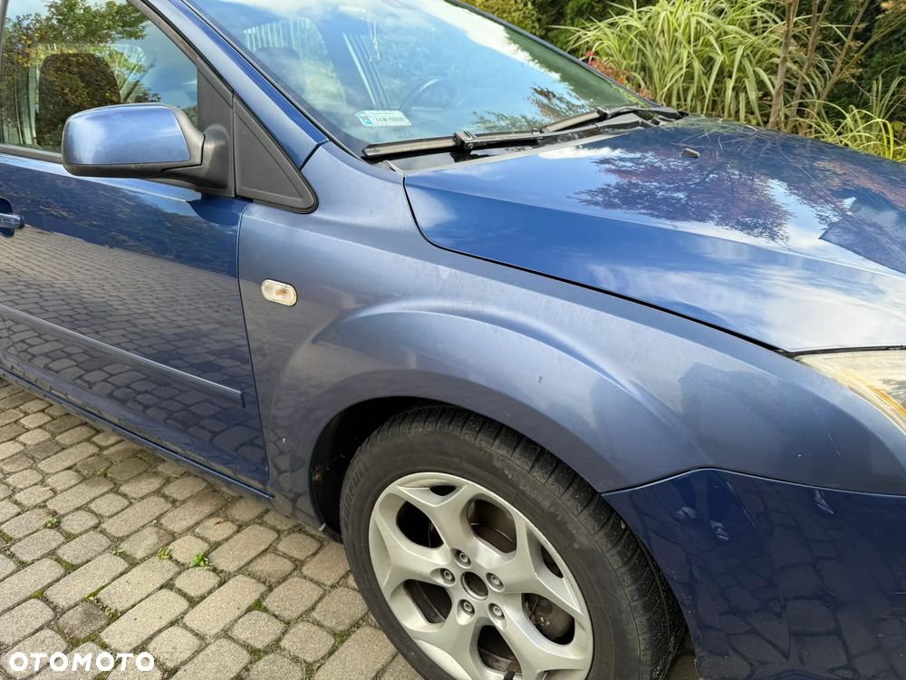 Ford Focus 1.8 FF Ghia - 18