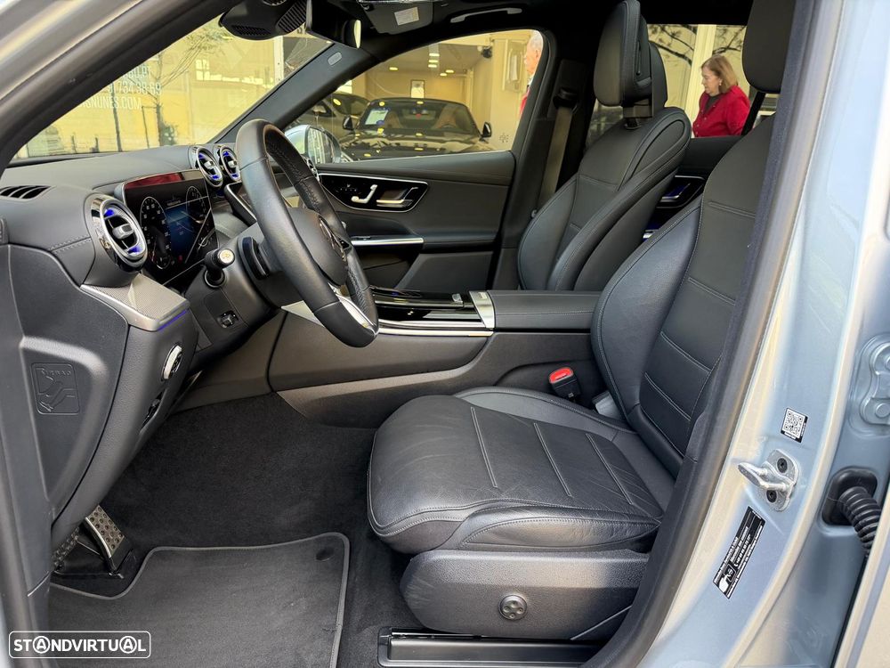 Mercedes-Benz GLC 300 e 4Matic 9G-TRONIC Avantgarde Advanced - 16