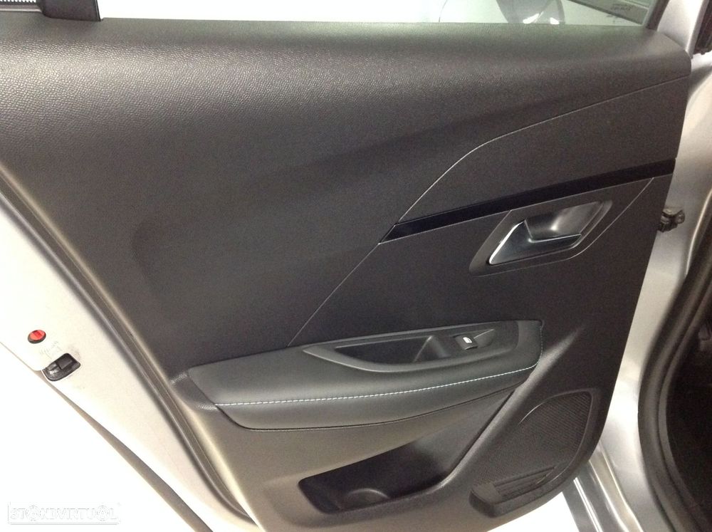 Peugeot 208 1.2 PureTech Allure - 24