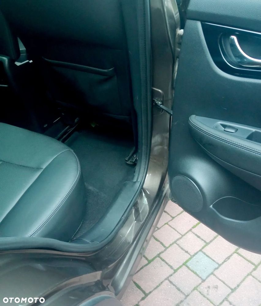 Nissan Qashqai 1.6 DCi N-Connecta Xtronic - 17