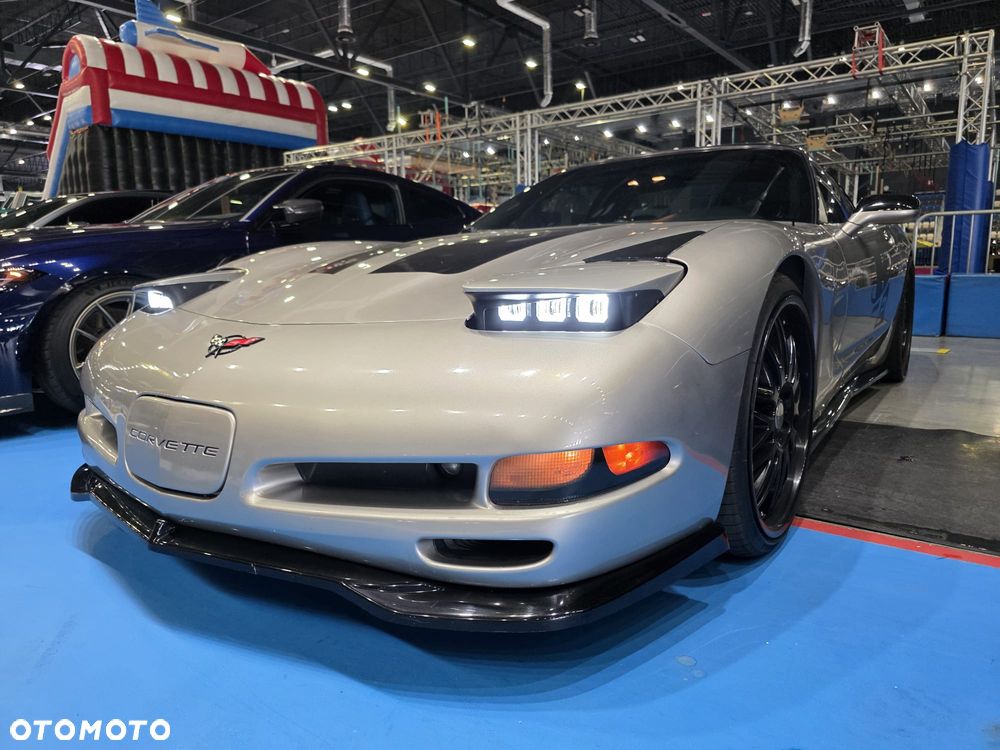 Chevrolet Corvette - 1