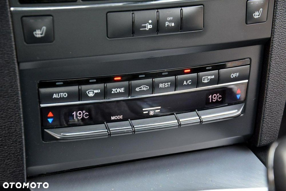 Mercedes-Benz Klasa E 350 CGI BlueEffICIENCY - 28