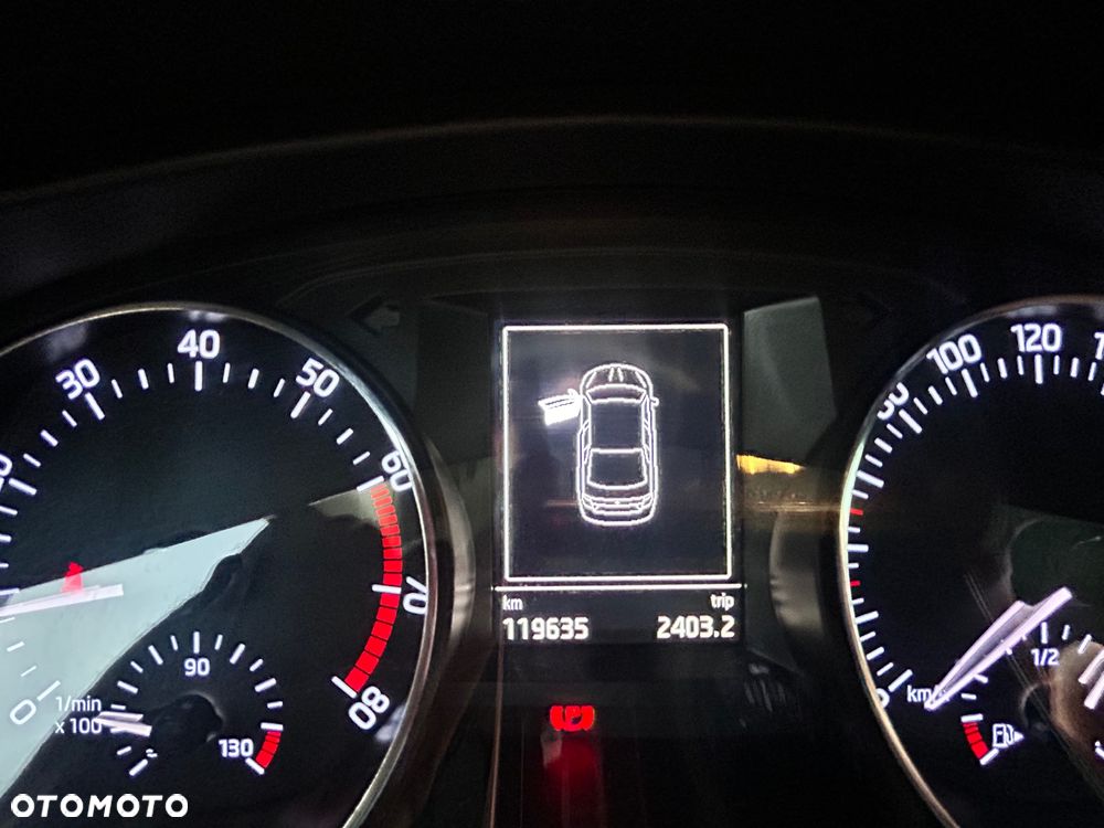 Skoda RAPID 1.2 TSI Ambition - 10