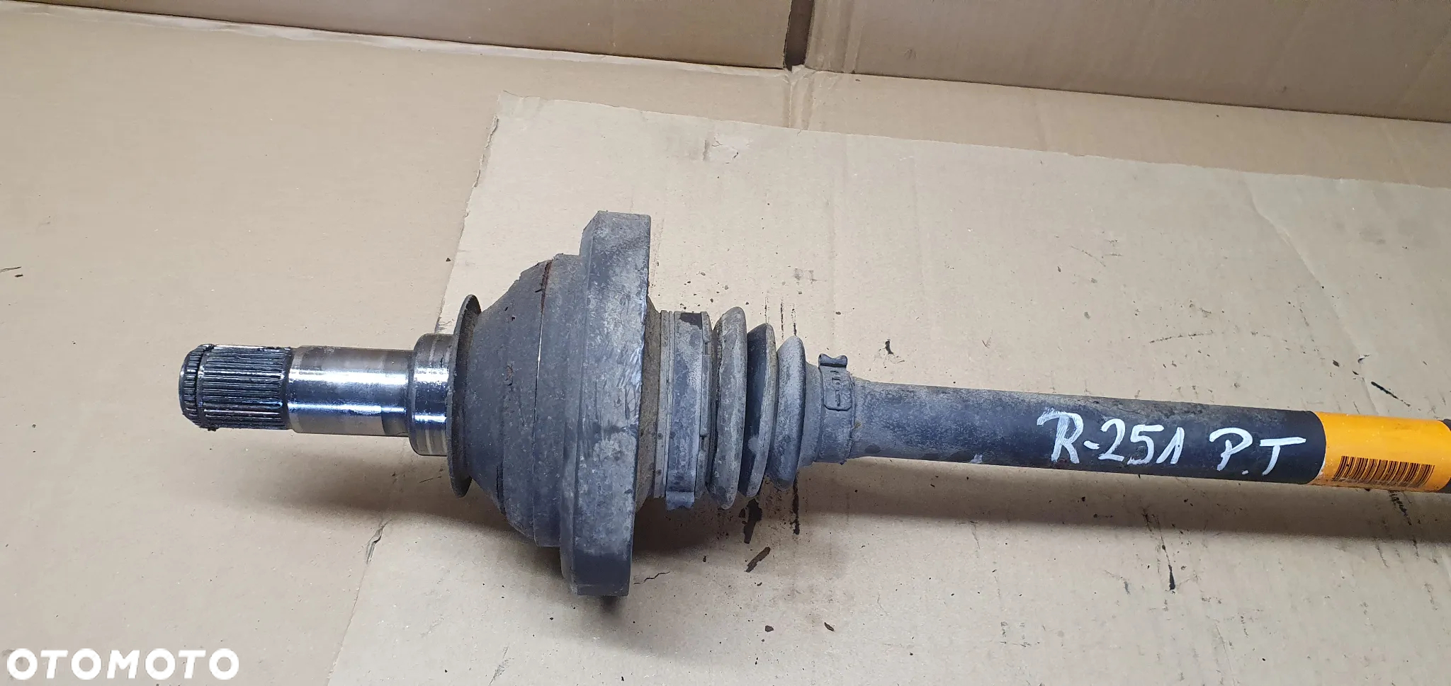 Półoś prawy tył tylna prawa półośka Mercedes R-Klasa W251 3.0 CDI A2513501610 - 2