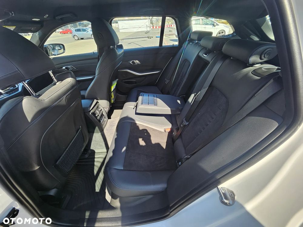 BMW Seria 3 330i xDrive M Sport sport - 11