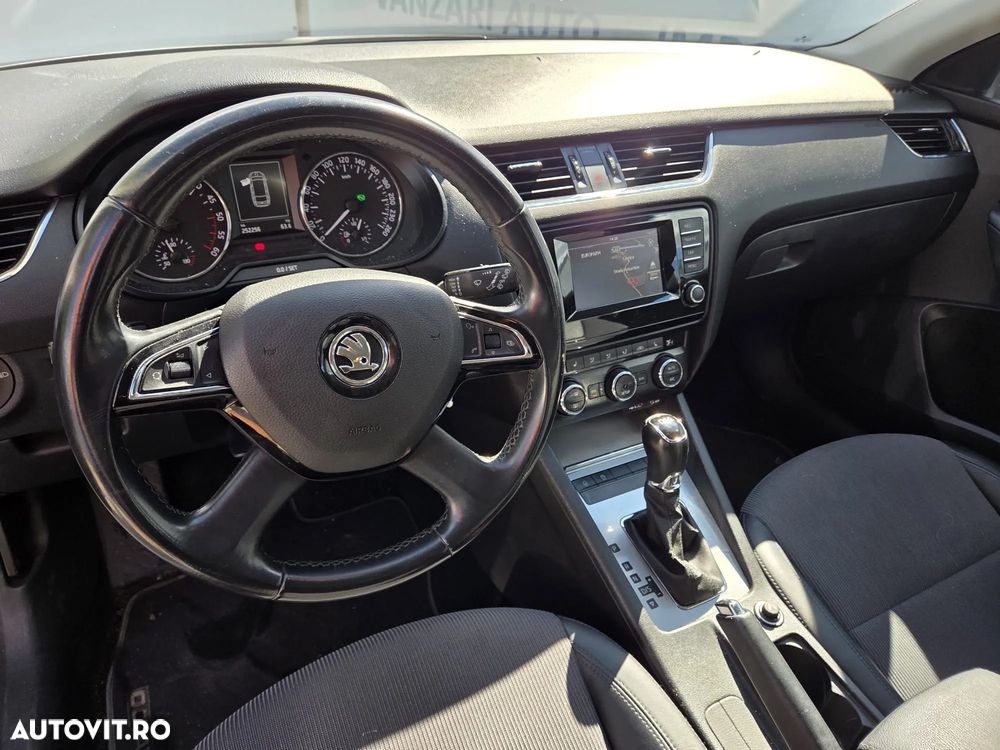 Skoda Octavia 1.6 TDI DSG Style - 19