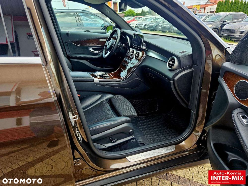 Mercedes-Benz GLC - 29
