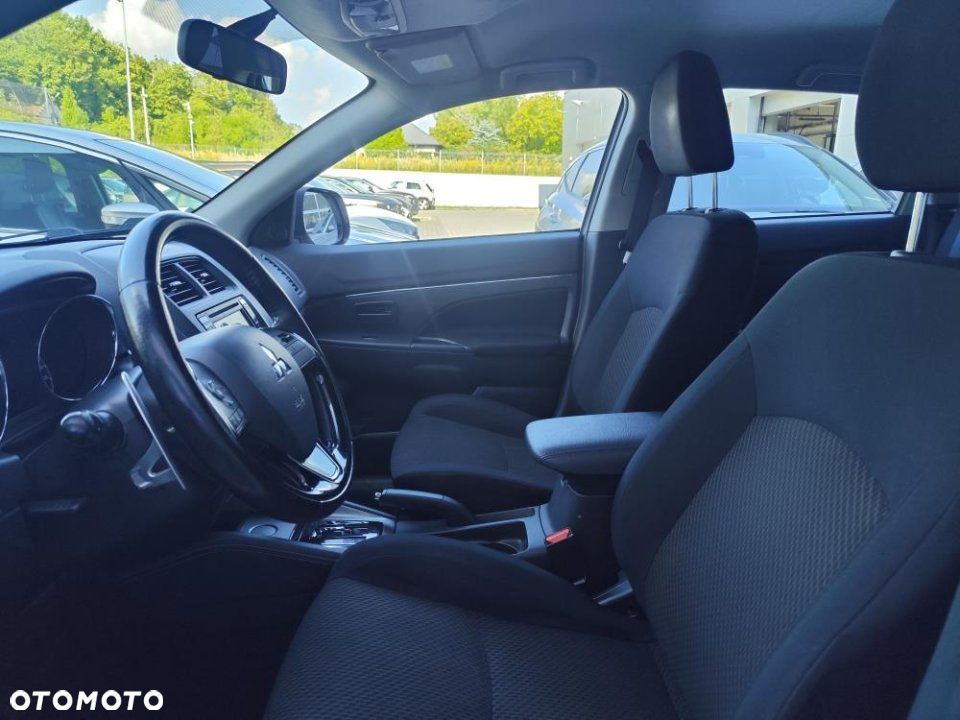 Mitsubishi ASX - 10