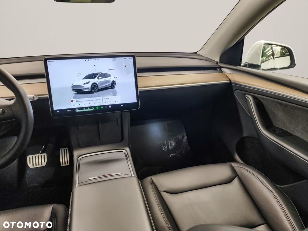 Tesla Model Y Performance Dual Motor AWD - 21