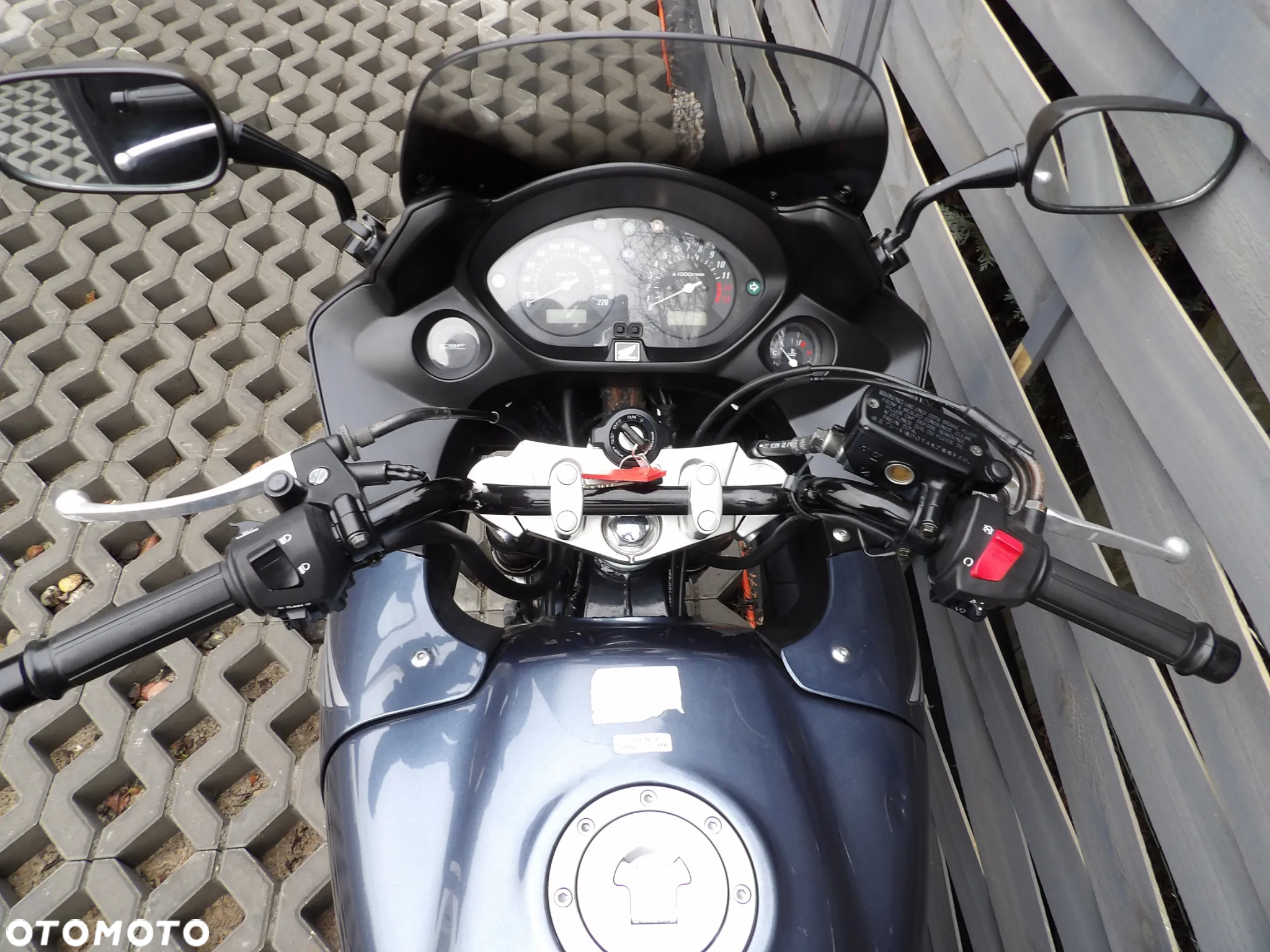Honda CBF - 8