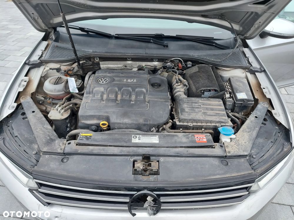 Volkswagen Passat 2.0 TDI (BlueMotion Technology) Comfortline - 16
