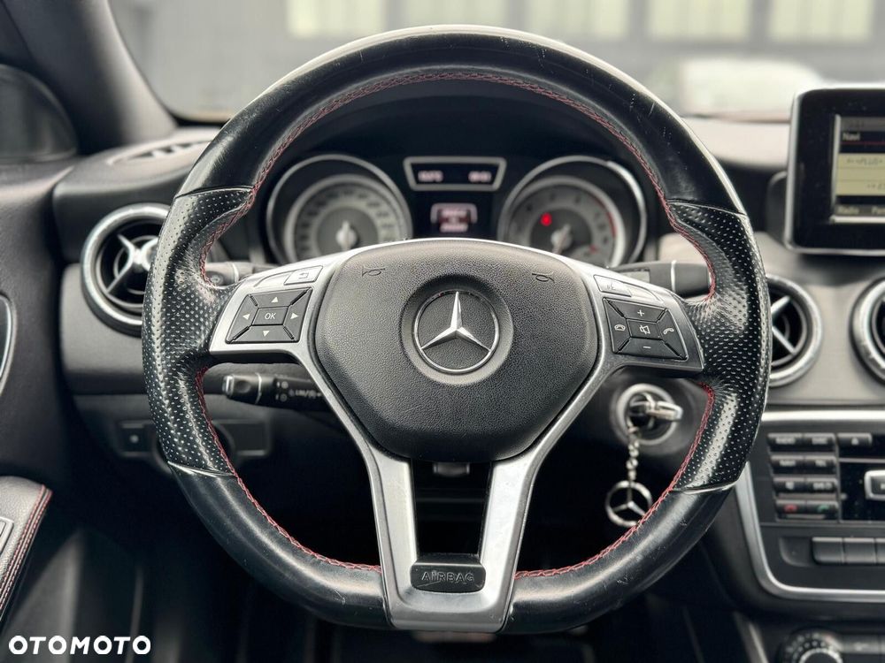 Mercedes-Benz CLA 200 7G-DCT AMG Line - 25