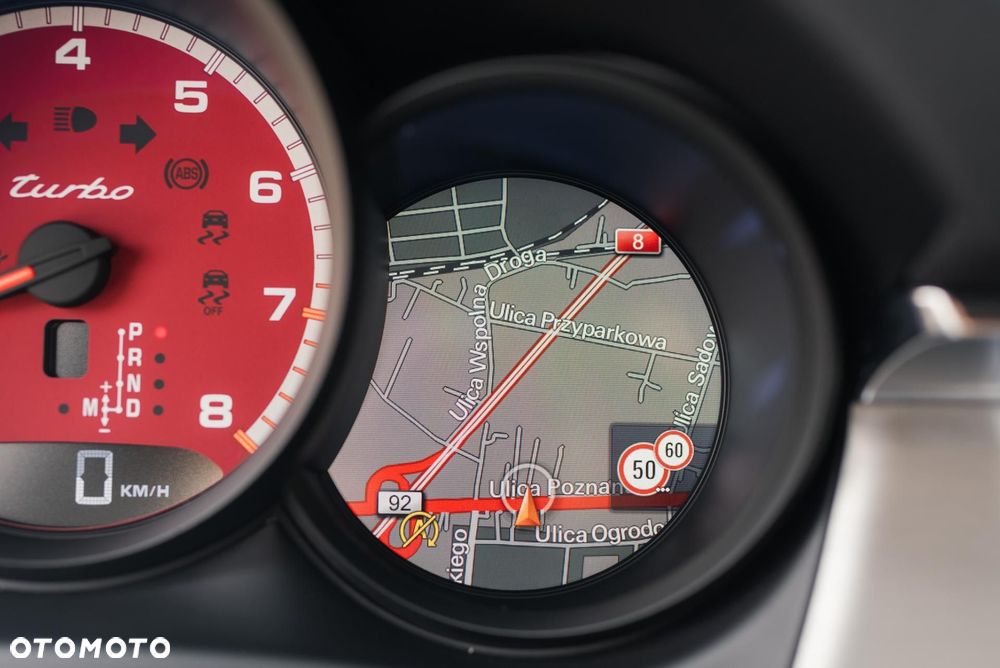 Porsche Macan Turbo - 27