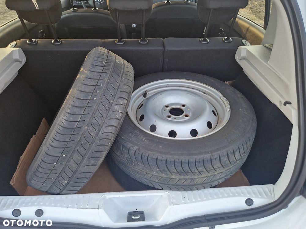 Dacia Sandero 1.2 16V 75 Essentiel - 16