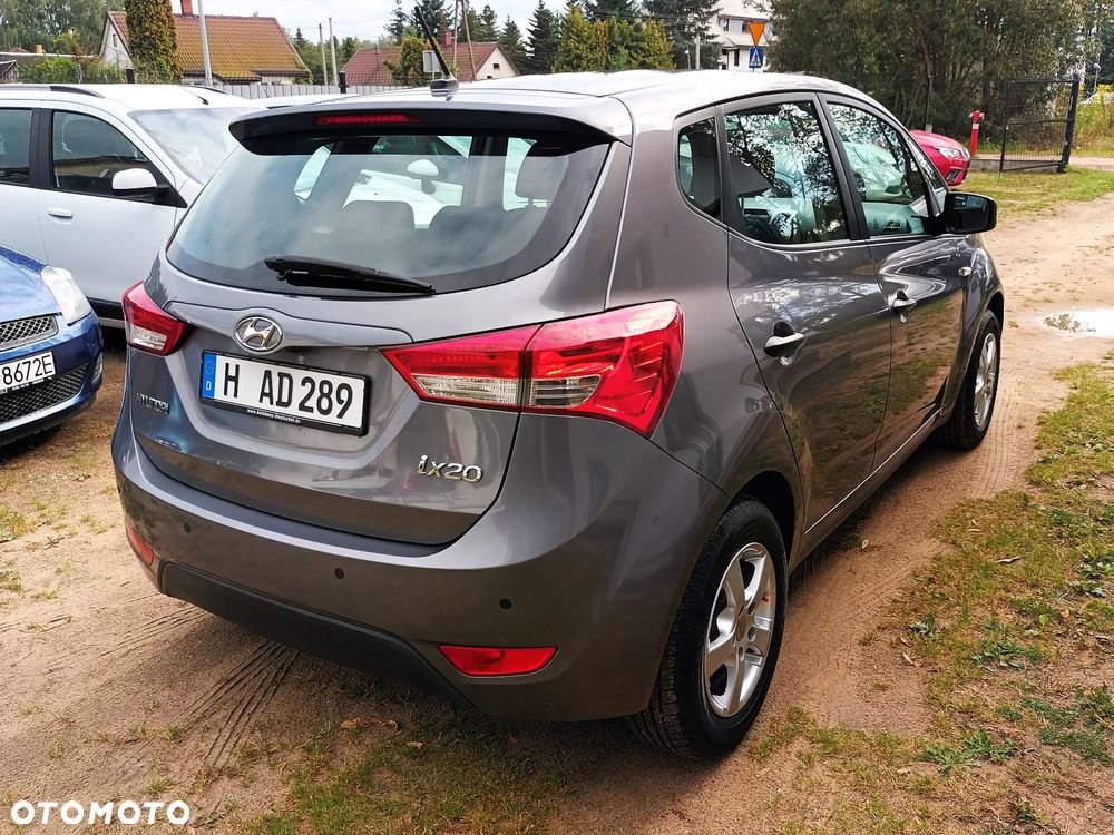 Hyundai ix20 1.4 Premium - 17