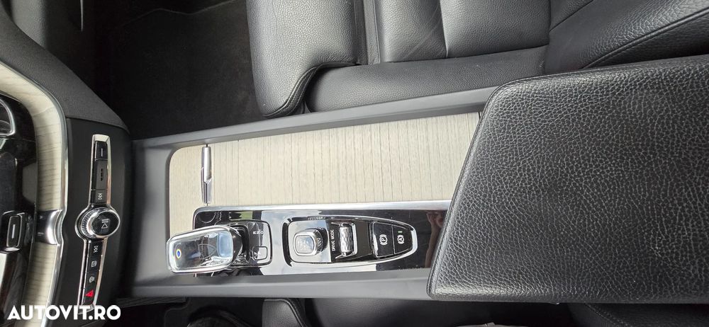 Volvo XC 60 - 8
