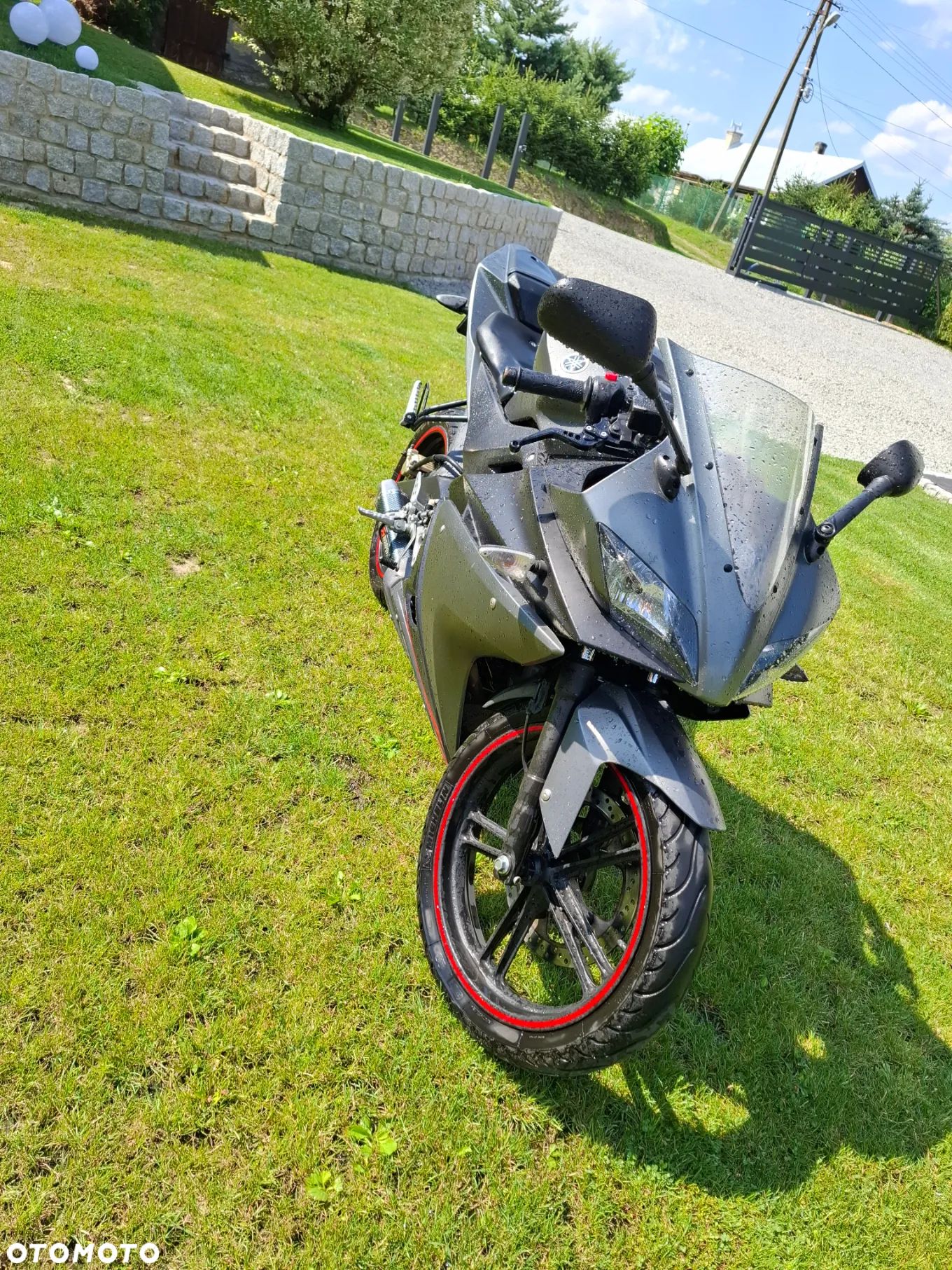 Yamaha YZF - 1