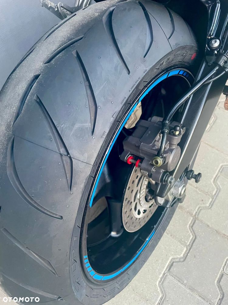 Yamaha FZ - 8