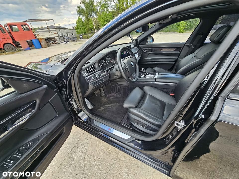 BMW Seria 7 740d - 8