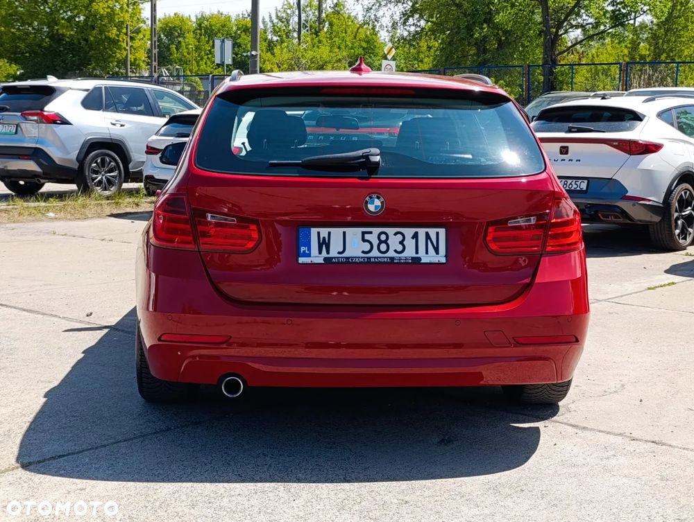 BMW Seria 3 320d - 25