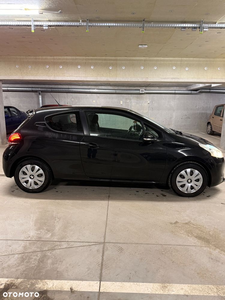 Peugeot 208 - 6