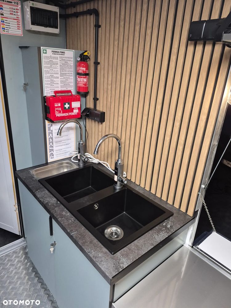 Iveco Food truck Specjalny Sklep Bar Pizza - 8