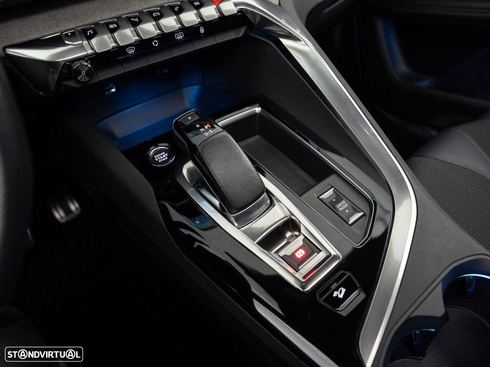 Peugeot 3008 1.6 Hybrid4 GT e-EAT8 - 25