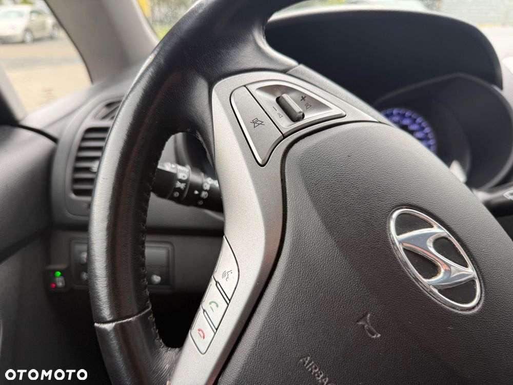 Hyundai ix20 1.4 blue YES Silver - 19