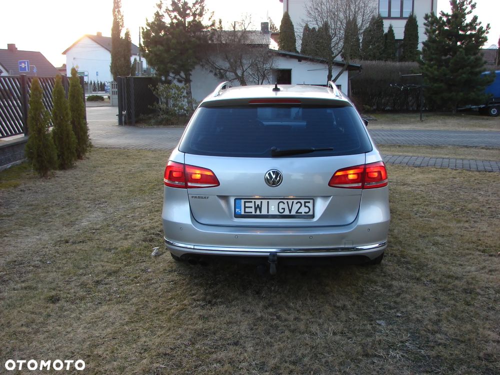 Volkswagen Passat - 12