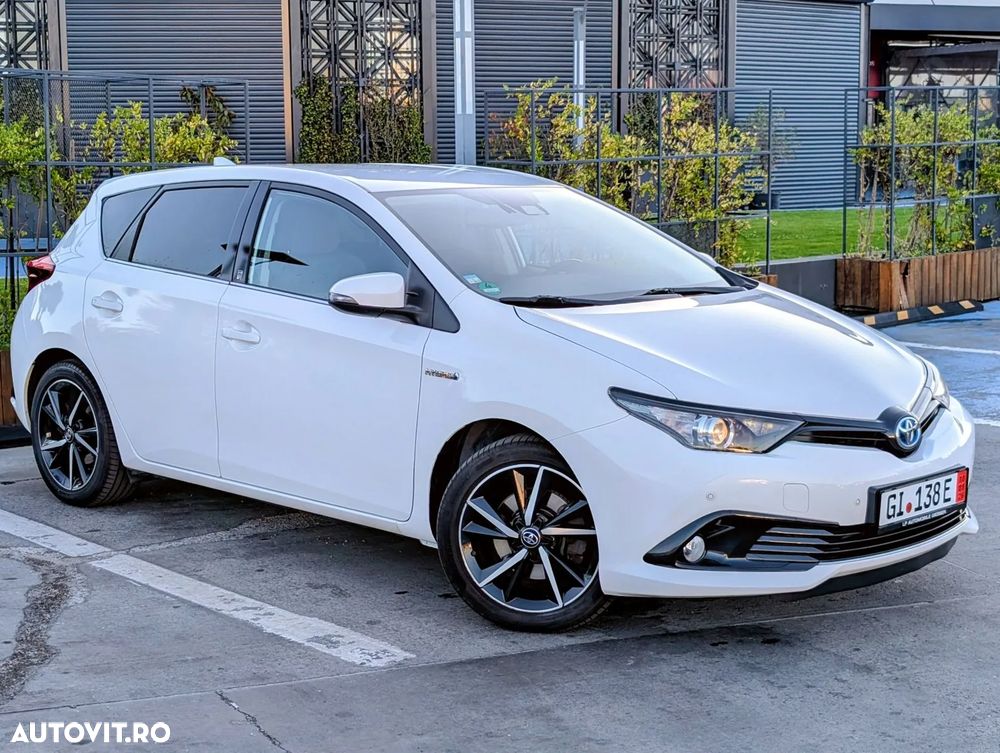 Toyota Auris 1.8 L VVT-i Sol - 1