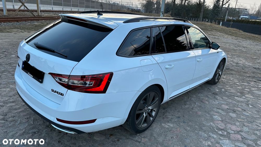 Skoda Superb 2.0 TSI Sportline DSG - 10