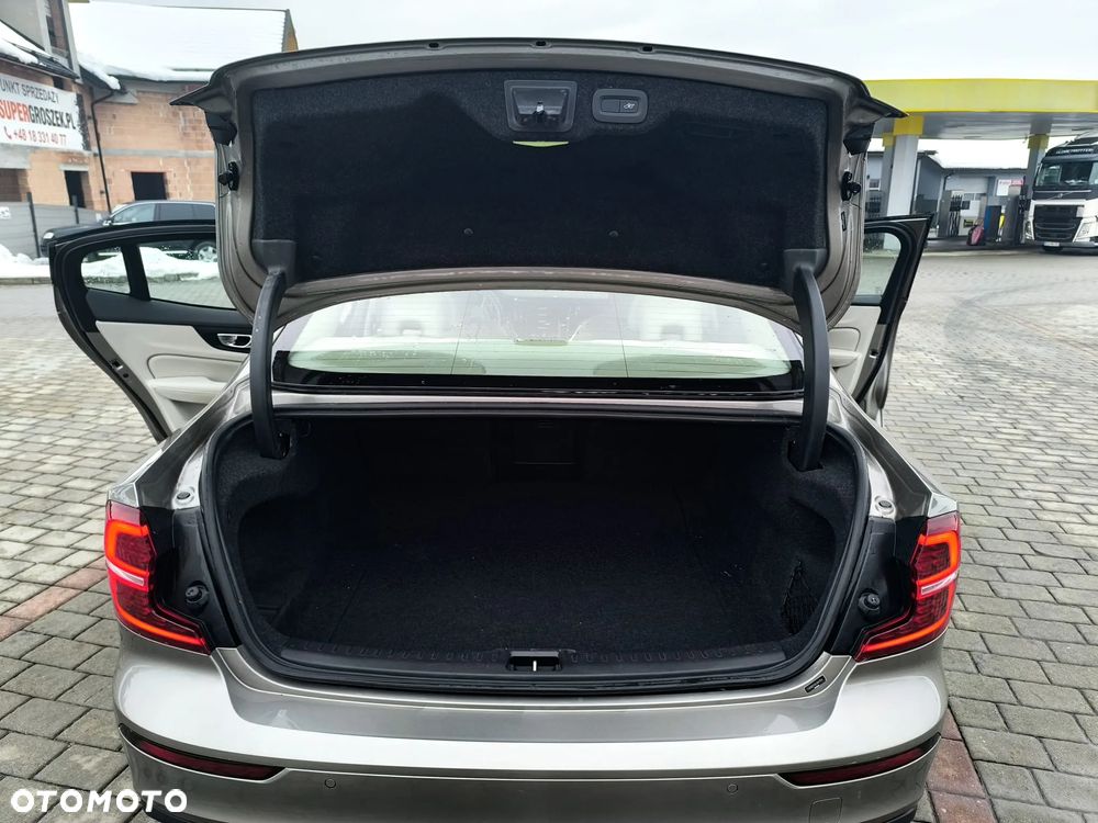 Volvo S60 T5 Momentum Pro - 13