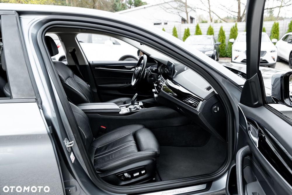 BMW Seria 5 520d xDrive Sport Line sport - 24