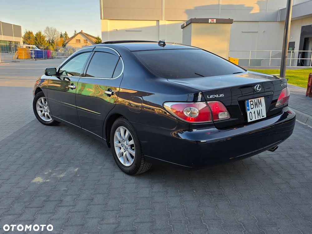 Lexus ES Standard - 12