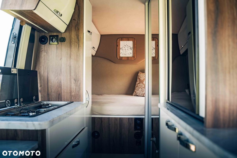 Mercedes-Benz Sprinter - 11