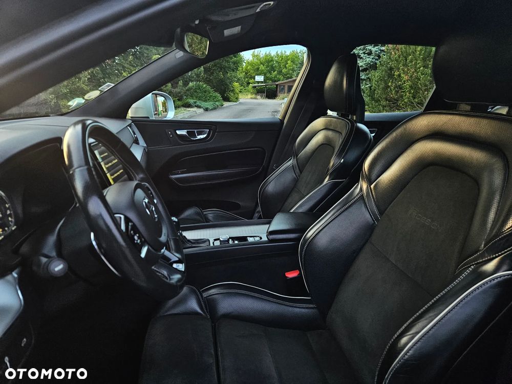 Volvo XC 60 D4 AWD Geartronic RDesign - 22