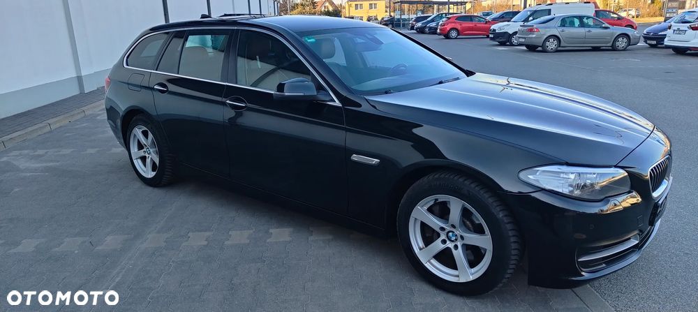 BMW Seria 5 525d Luxury Line - 12