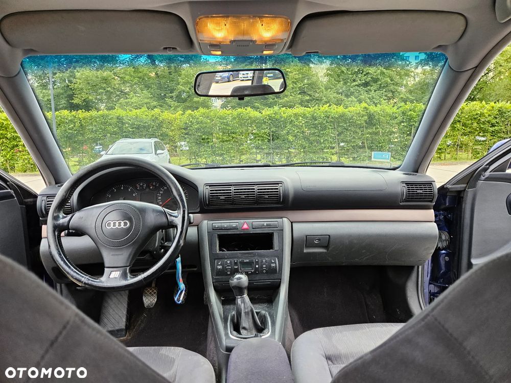Audi A4 Avant 1.8 - 10