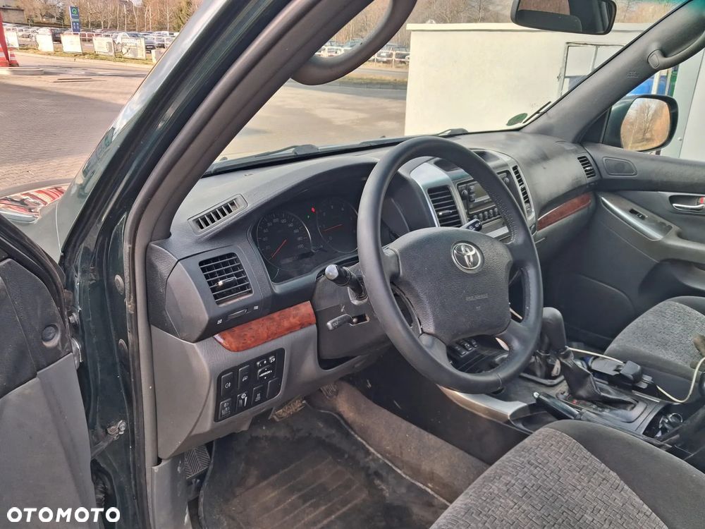 Toyota Land Cruiser - 17