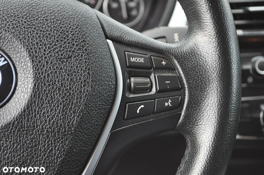 BMW Seria 3 318d Sport Line - 30