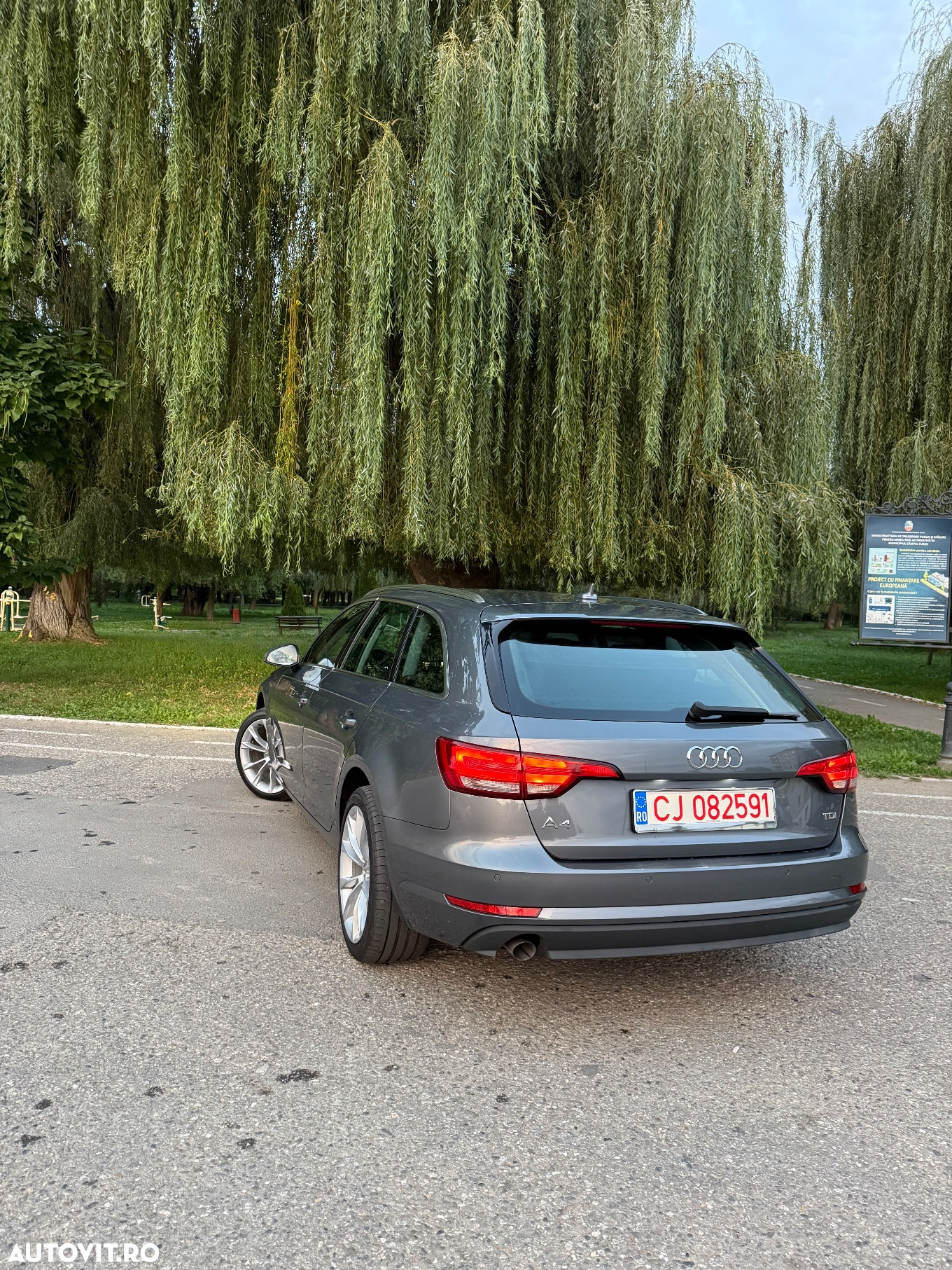 Audi A4 Avant 2.0 TDI ultra S tronic Design - 6