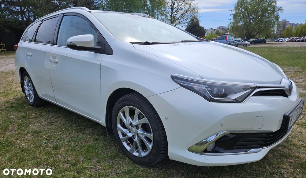 Toyota Auris 1.6 Prestige - 3