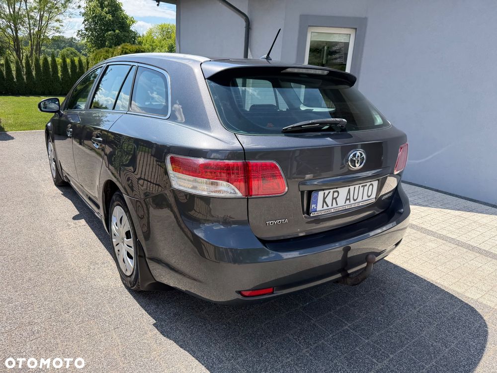 Toyota Avensis 1.6 Comfort - 3